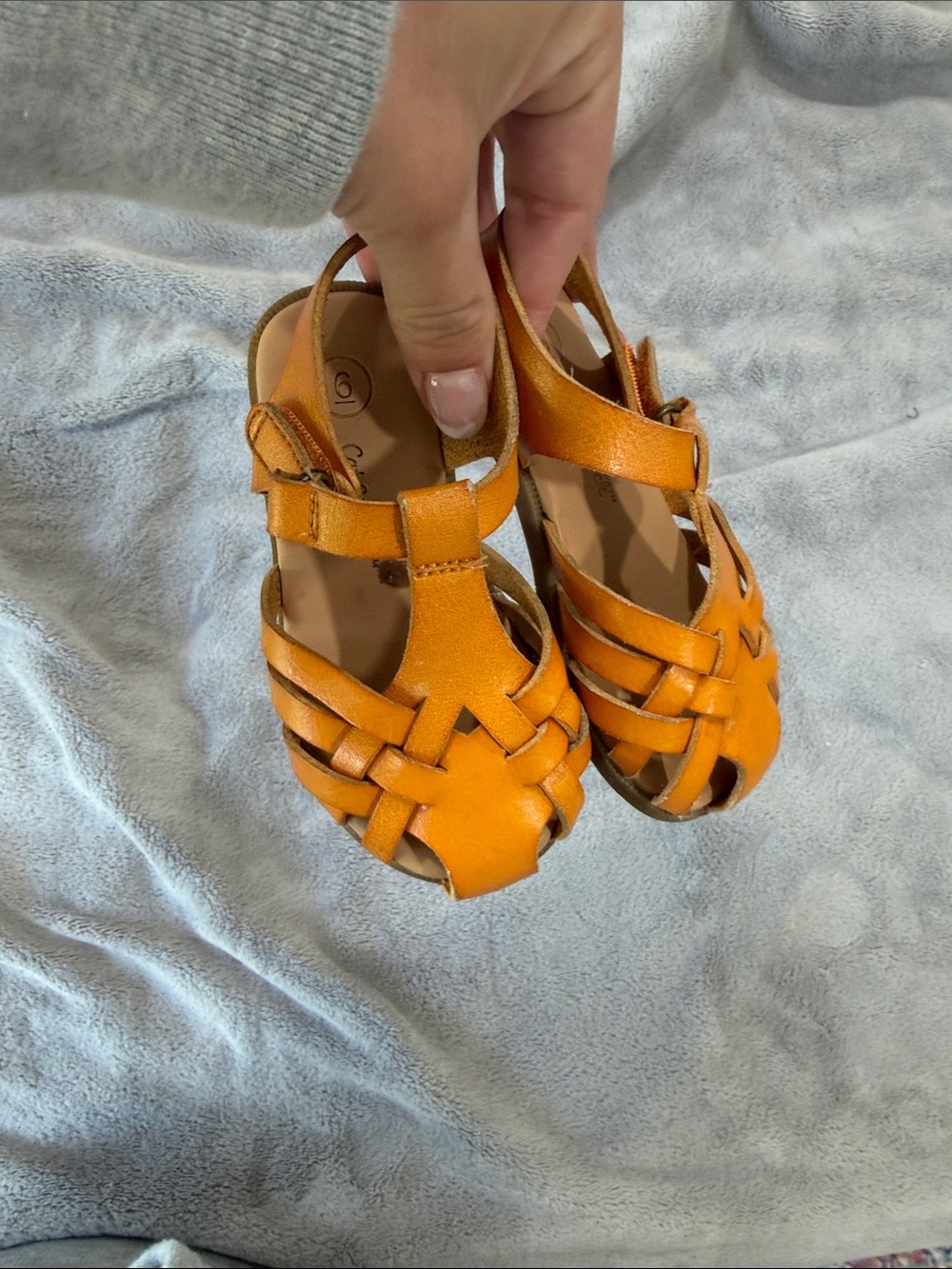 Cat and Jack Sandals/Huaraches Toddler 6